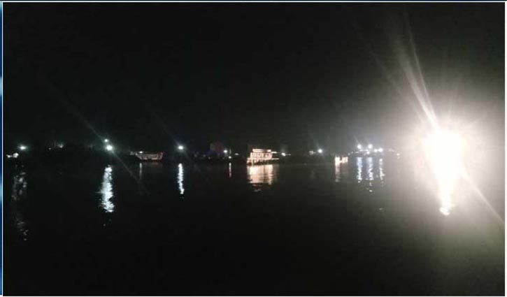 Ferry service on Paturia-Daulatdia route halted Ferry service on Paturia-Daulatdia route halted