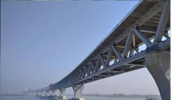 Padma Bridge’s 33rd span being installed Padma Bridge’s 33rd span being installed