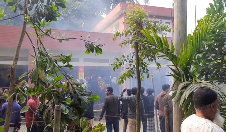দাগনভূঞা পৌর নির্বাচনে ককটেল বিস্ফোরণ দাগনভূঞা পৌর নির্বাচনে ককটেল বিস্ফোরণ