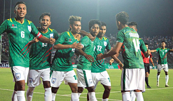 দেশের ফুটবলে আবার জাগরণ আসুক দেশের ফুটবলে আবার জাগরণ আসুক