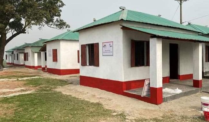 শ্রীনগরে প্রধানমন্ত্রীর উপহার পাচ্ছেন ৭০ পরিবার শ্রীনগরে প্রধানমন্ত্রীর উপহার পাচ্ছেন ৭০ পরিবার