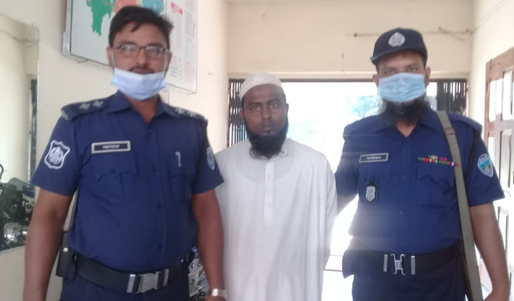 প্রতিবন্ধী শিশুকে ধর্ষণের মামলায় ইমাম গ্রেপ্তার প্রতিবন্ধী শিশুকে ধর্ষণের মামলায় ইমাম গ্রেপ্তার