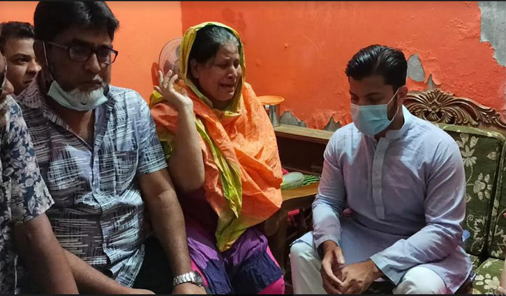 গ্রেপ্তারকৃত বিএনপি নেতাদের পরিবারের খোঁজ নিলেন ইশরাক গ্রেপ্তারকৃত বিএনপি নেতাদের পরিবারের খোঁজ নিলেন ইশরাক