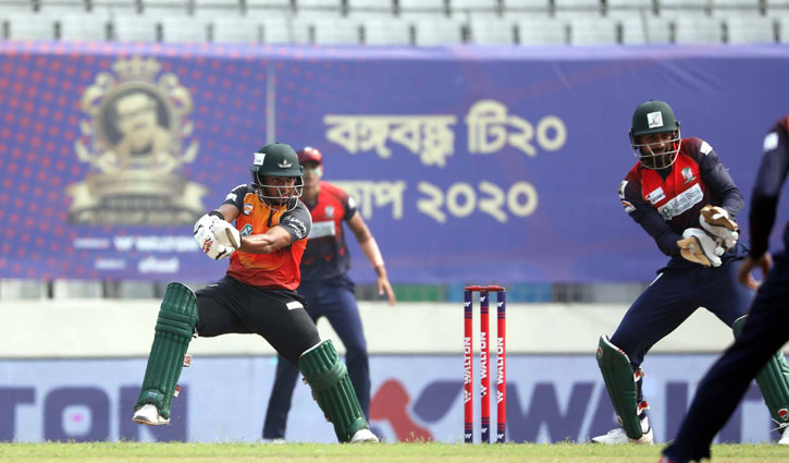 মাঠে নেমেই খুলনার নায়ক জাকির মাঠে নেমেই খুলনার নায়ক জাকির