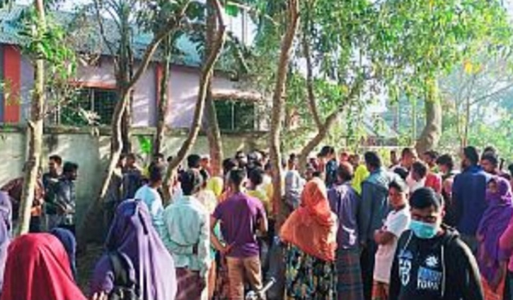 জামালপুরের বাগানে অজ্ঞাত কিশোরীর ঝুলন্ত লাশ জামালপুরের বাগানে অজ্ঞাত কিশোরীর ঝুলন্ত লাশ