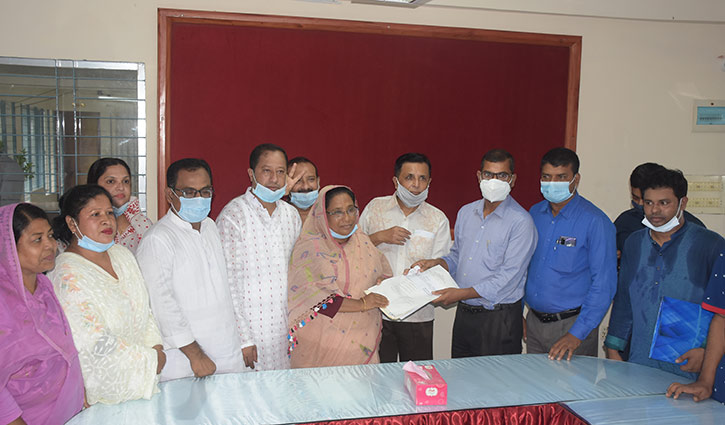 যশোর সদর উপজেলার উপ-নির্বাচনে ৪ প্রার্থীর মনোনয়ন জমা যশোর সদর উপজেলার উপ-নির্বাচনে ৪ প্রার্থীর মনোনয়ন জমা