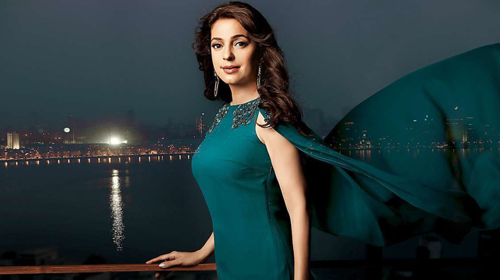 সন্তানরা আমার সিনেমা দেখতে লজ্জা পায়: জুহি সন্তানরা আমার সিনেমা দেখতে লজ্জা পায়: জুহি