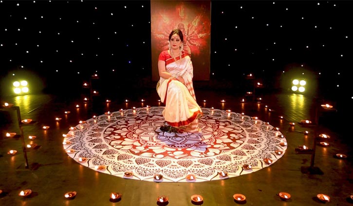 মাহবুবুল এ খালিদের পূজার গানে কণ্ঠ দিলেন দিনাত জাহান মুন্নী মাহবুবুল এ খালিদের পূজার গানে কণ্ঠ দিলেন দিনাত জাহান মুন্নী