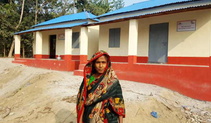 ‘চকচকে ঘরে ঢুকলি পরানডা জুড়োয় যায়’ ‘চকচকে ঘরে ঢুকলি পরানডা জুড়োয় যায়’