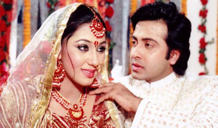 ‘বিয়ের দৃশ্যে কবুল বললেই বিয়ে হয়ে যাবে?’ ‘বিয়ের দৃশ্যে কবুল বললেই বিয়ে হয়ে যাবে?’