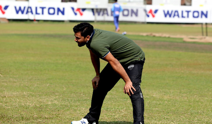 মিরপুরে মাশরাফির অনুশীলন মিরপুরে মাশরাফির অনুশীলন