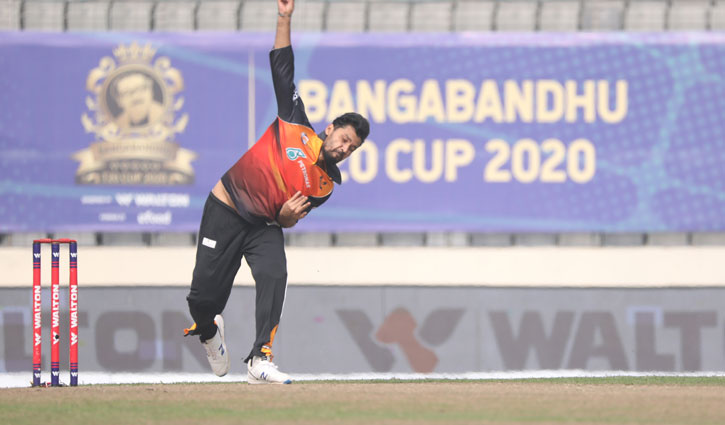 টি-টোয়েন্টিতে মাশরাফির প্রথম ‘ফাইফার’ টি-টোয়েন্টিতে মাশরাফির প্রথম ‘ফাইফার’