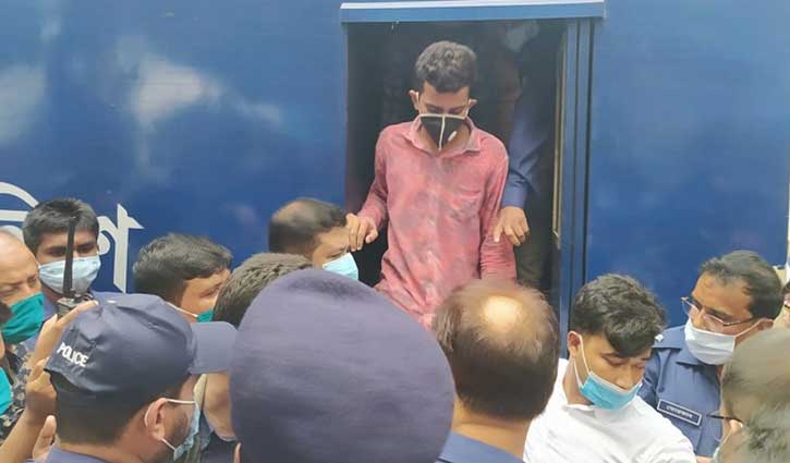 আদালতে রিফাত হত্যার ৯ আসামি, রায় যেকোনো মুহূর্তে আদালতে রিফাত হত্যার ৯ আসামি, রায় যেকোনো মুহূর্তে
