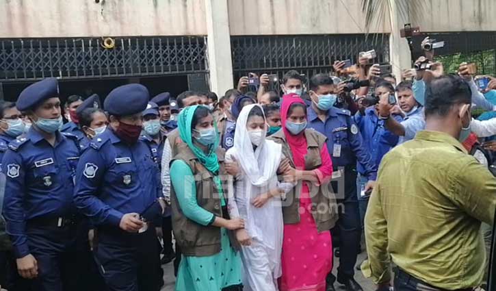 রিফাত হত্যার মাস্টারমাইন্ড মিন্নি: রাষ্ট্রপক্ষ রিফাত হত্যার মাস্টারমাইন্ড মিন্নি: রাষ্ট্রপক্ষ