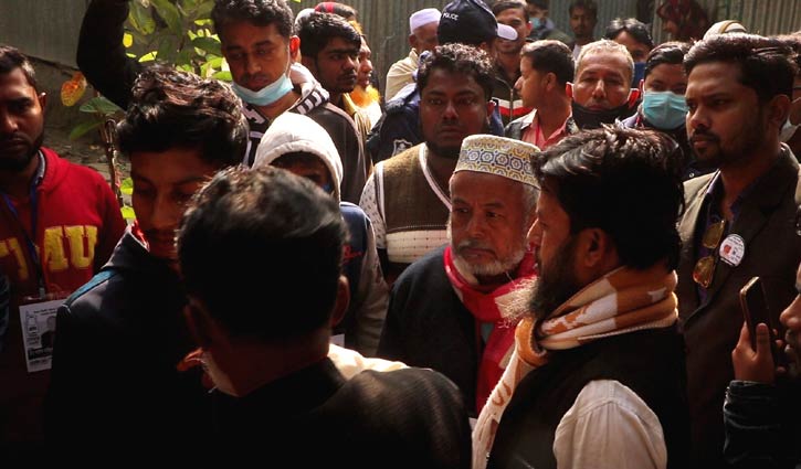 চৌমুহনী পৌরসভা নির্বাচন: স্বতন্ত্র মেয়র প্রার্থীর প্রচারণায় হামলা চৌমুহনী পৌরসভা নির্বাচন: স্বতন্ত্র মেয়র প্রার্থীর প্রচারণায় হামলা