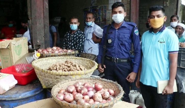 নোয়াখালীতে দ্রব্যমূল্য নিয়ন্ত্রণে অভিযান, জরিমানা নোয়াখালীতে দ্রব্যমূল্য নিয়ন্ত্রণে অভিযান, জরিমানা