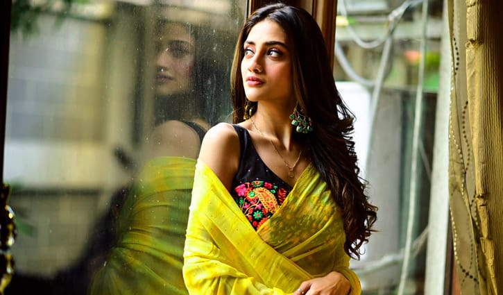 দ্বিতীয় বিশ্বযুদ্ধের প্রেক্ষাপটের সিনেমায় নুসরাত দ্বিতীয় বিশ্বযুদ্ধের প্রেক্ষাপটের সিনেমায় নুসরাত