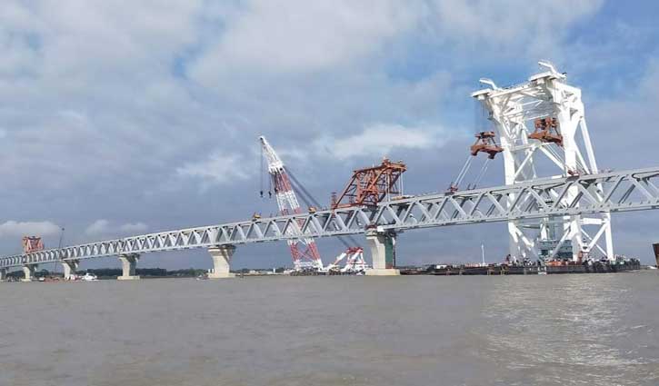 পদ্মা সেতুর ৩৬তম স্প্যান বসছে শুক্রবার 