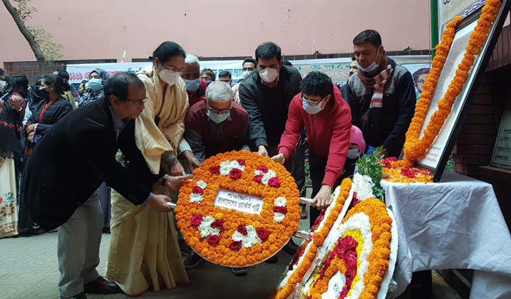 গণঅভ্যুত্থানে শহীদ মতিউরের স্মৃতির প্রতি শ্রদ্ধা নিবেদন গণঅভ্যুত্থানে শহীদ মতিউরের স্মৃতির প্রতি শ্রদ্ধা নিবেদন