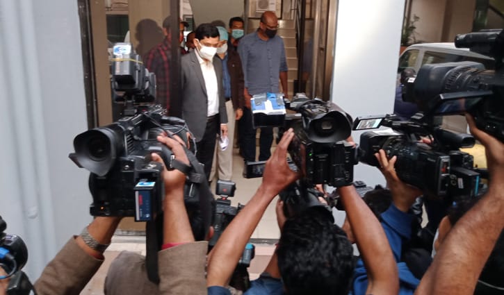 পিপলস লিজিংয়ের সাবেক চেয়ারম্যানসহ গ্রেপ্তার ২ পিপলস লিজিংয়ের সাবেক চেয়ারম্যানসহ গ্রেপ্তার ২