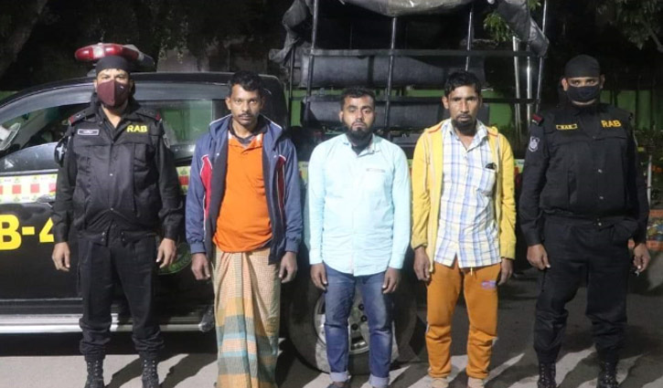সাভারে সাড়ে ৮ হাজার কেজি চোরাই তারসহ আটক ৩ সাভারে সাড়ে ৮ হাজার কেজি চোরাই তারসহ আটক ৩