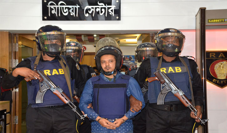 ২১ আগস্ট মঞ্চে গ্রেনেড ছুড়েছিলেন ইকবাল: র্যাব ২১ আগস্ট মঞ্চে গ্রেনেড ছুড়েছিলেন ইকবাল: র্যাব