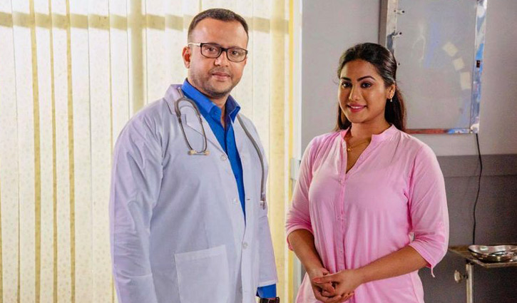 রিয়াজের সঙ্গী আরশি রিয়াজের সঙ্গী আরশি
