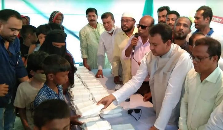 শেখ হাসিনার জন্মদিনে খাবার বিতরণ করেছে স্বেচ্ছাসেবক লীগ শেখ হাসিনার জন্মদিনে খাবার বিতরণ করেছে স্বেচ্ছাসেবক লীগ