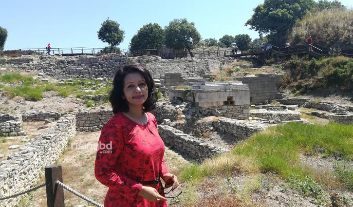 ‘আমাদের দেশে ভ্রমণ তুলনামূলক ব্যয়বহুল’ ‘আমাদের দেশে ভ্রমণ তুলনামূলক ব্যয়বহুল’