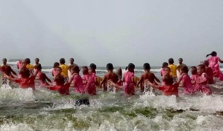বিদ্যানন্দের আয়োজনে অনাথ শিশুদের সমুদ্র দেখা বিদ্যানন্দের আয়োজনে অনাথ শিশুদের সমুদ্র দেখা