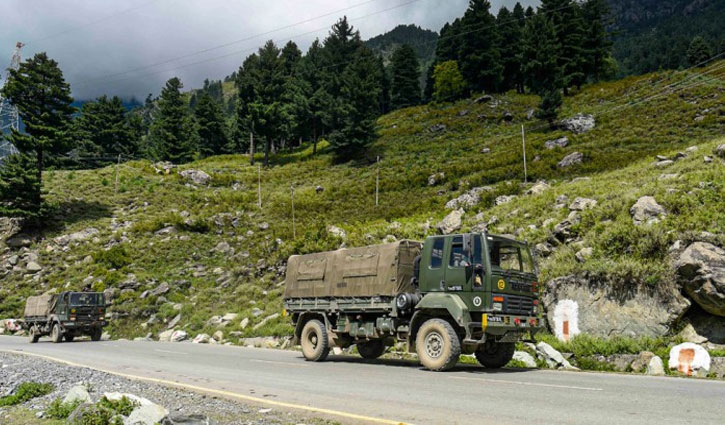 লাদাখে সীমান্তের কাছে তিনটি রানওয়ে তৈরি করছে চীন