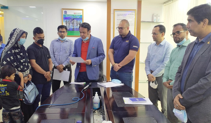 মসজিদে বিস্ফোরণ: বাসারের পরিবারকে অর্থ সহায়তা দেবে সাইফ পাওয়ার মসজিদে বিস্ফোরণ: বাসারের পরিবারকে অর্থ সহায়তা দেবে সাইফ পাওয়ার
