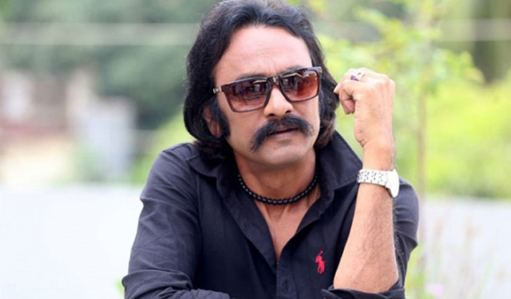 ‘মোশাররফ করিমের কমেডি নতুনরা করলে ভাঁড়ামির আশঙ্কাই বেশি’ ‘মোশাররফ করিমের কমেডি নতুনরা করলে ভাঁড়ামির আশঙ্কাই বেশি’