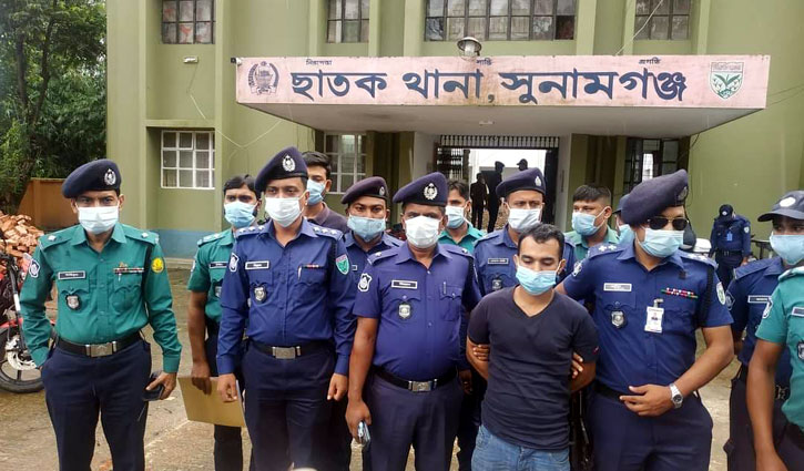 ছাত্রাবাসে গণধর্ষণ: প্রধান আসামি সাইফুর গ্রেপ্তার ছাত্রাবাসে গণধর্ষণ: প্রধান আসামি সাইফুর গ্রেপ্তার