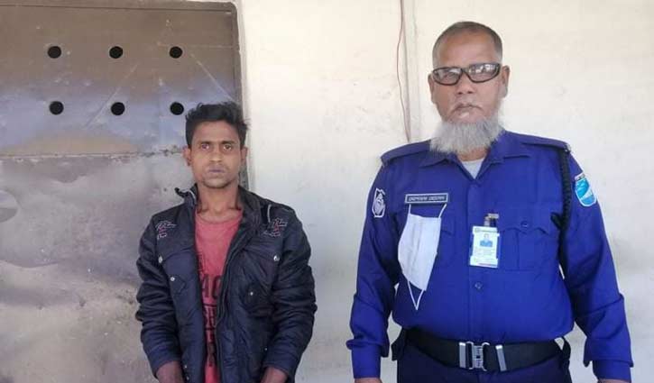 চলন্ত বাসে কিশোরী ধর্ষণ, বাসচালক গ্রেপ্তার চলন্ত বাসে কিশোরী ধর্ষণ, বাসচালক গ্রেপ্তার