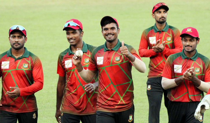 সুমনের তোপে মাহমুদউল্লাহদের মামুলি লক্ষ্য