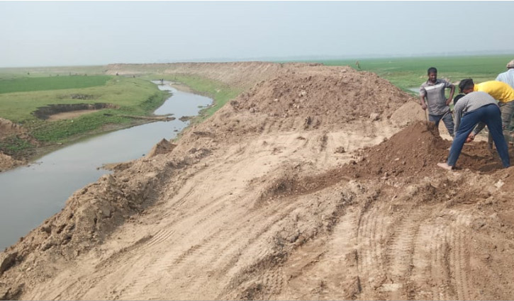 সময় বাড়ে দফায় দফায়, কাজ শেষ হয় না বাঁধের সময় বাড়ে দফায় দফায়, কাজ শেষ হয় না বাঁধের