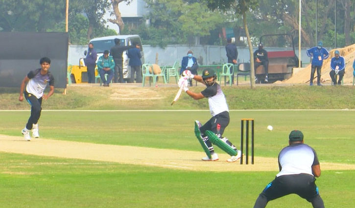 হাসানের দুর্দান্ত বোলিংয়ে ১৬১ রানে শেষ তামিমরা হাসানের দুর্দান্ত বোলিংয়ে ১৬১ রানে শেষ তামিমরা