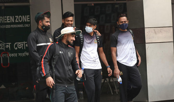 অচেনা উইন্ডিজকে চেনালেন শ্রীনিবাস অচেনা উইন্ডিজকে চেনালেন শ্রীনিবাস