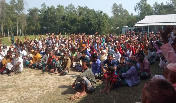 নদী খননের নামে ভূমি হারানোর প্রতিবাদে সমাবেশ নদী খননের নামে ভূমি হারানোর প্রতিবাদে সমাবেশ