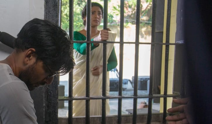 কারাগারে তিশা, দেখা করতে গেলেন মনোজ!