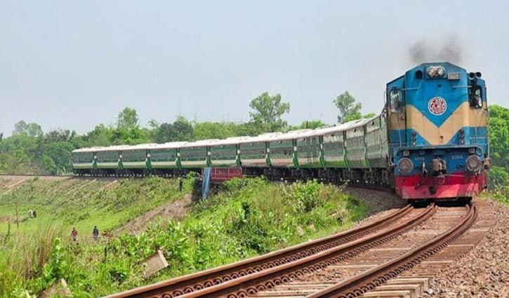 ট্রেনে শতভাগ যাত্রী পরিবহন শুরু ট্রেনে শতভাগ যাত্রী পরিবহন শুরু