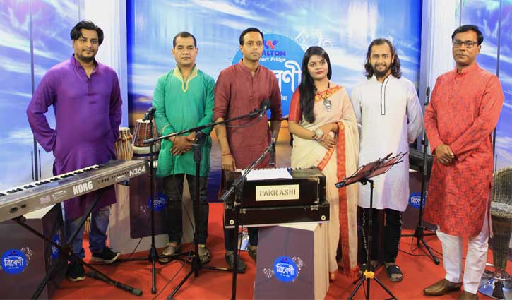 ত্রিবেণীতে আজ পূজার গান গাইবেন রূপা-জয়ন্ত ত্রিবেণীতে আজ পূজার গান গাইবেন রূপা-জয়ন্ত