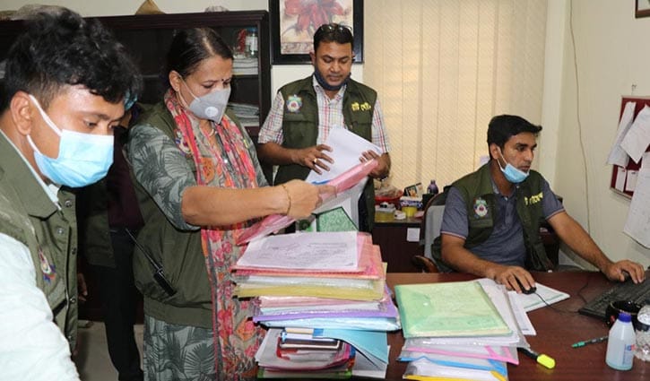 ভ্যাট নথি ছাড়াই চলে মি. বেকারের ৩৪ দোকান ভ্যাট নথি ছাড়াই চলে মি. বেকারের ৩৪ দোকান