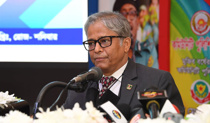 সর্বত্র পুলিশের প্রয়োজন: ঢাবি ভিসি সর্বত্র পুলিশের প্রয়োজন: ঢাবি ভিসি