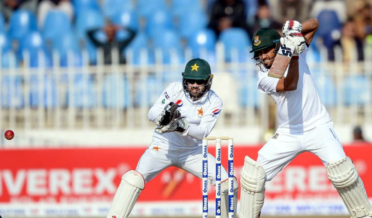 Bangladesh all out for 233 in first innings