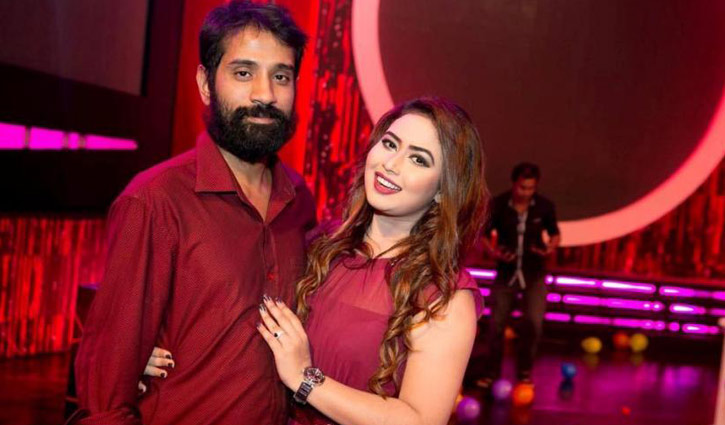 আমি অনিমেষের চেয়ে ম্যাচিউর আমি অনিমেষের চেয়ে ম্যাচিউর