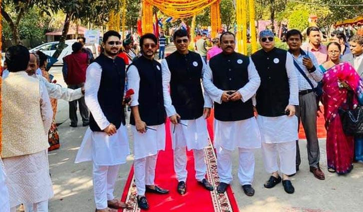 তারকাদের পদচারণায় মুখর মেঘবাড়ি