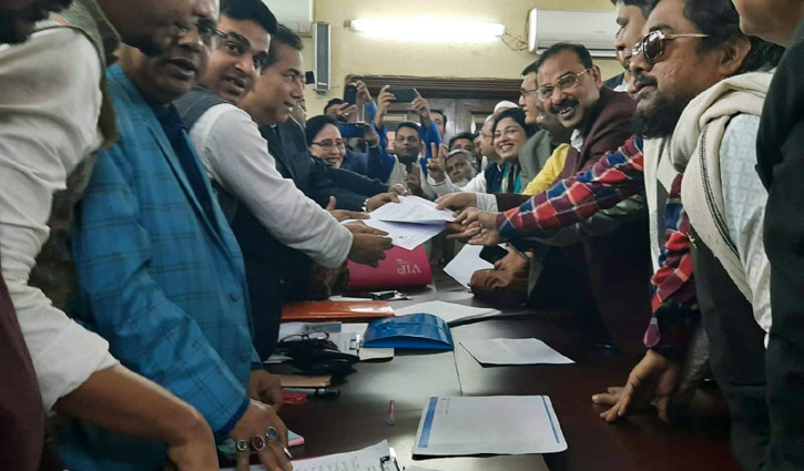 Chattogram city polls: 5 buy AL nomination forms