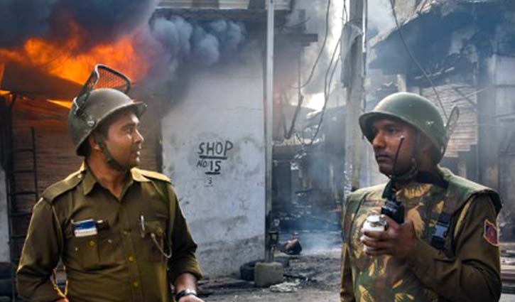 ১৩ হাজার ফোন পেয়েও দাঙ্গায় নিষ্ক্রিয় ছিল দিল্লি পুলিশ